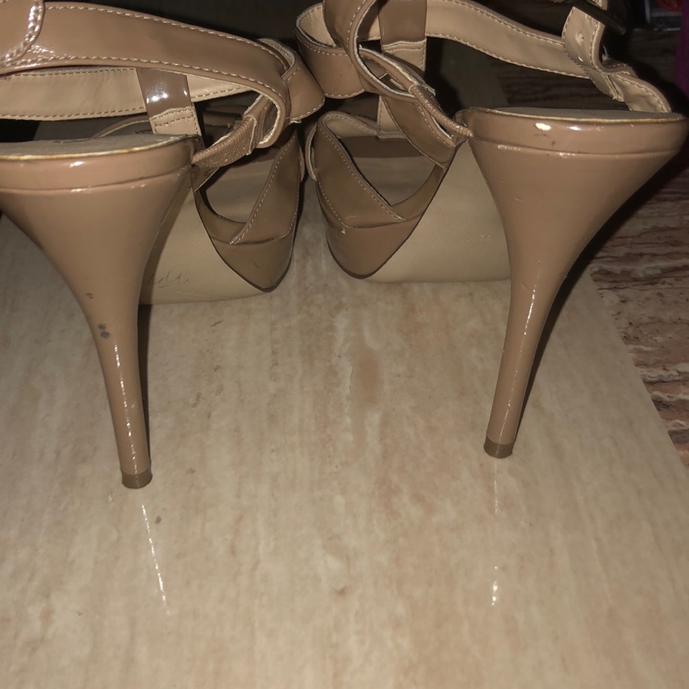 GUESS Heels - Picture 4 of 4